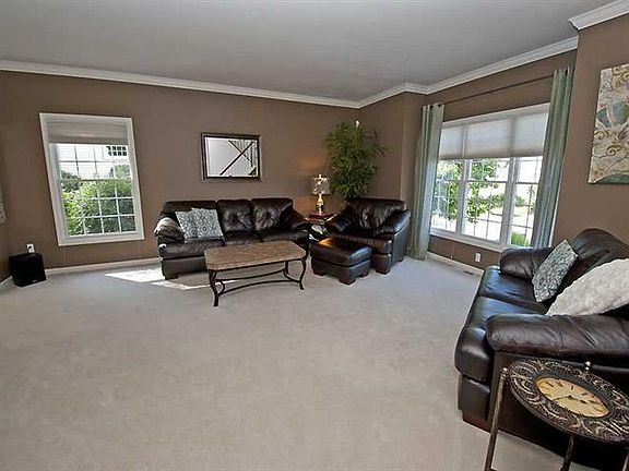 4th image of 120 Hampshire Dr
