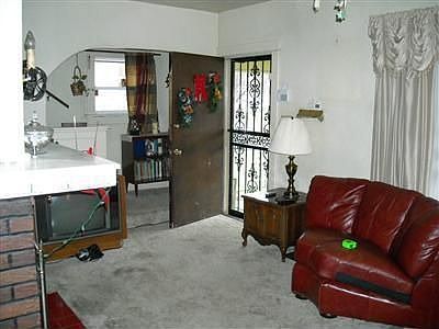 2nd image of 125 Huron Ave