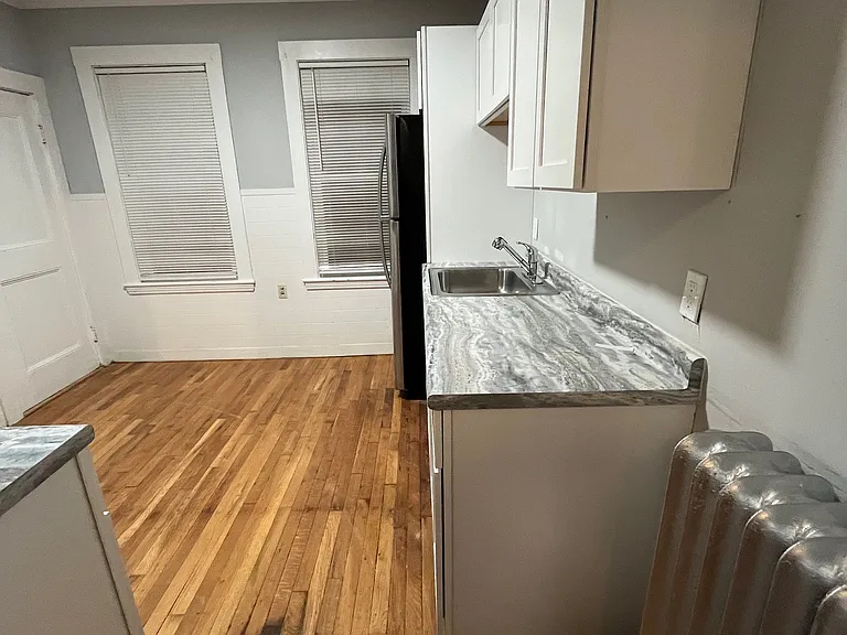 16 Glenside Ave #1R — Photo 9