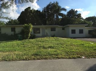 300 NW 157th St, Miami, FL 33169