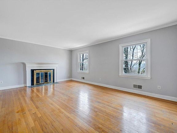 5th image of 3044 Burnleigh Rd SW
