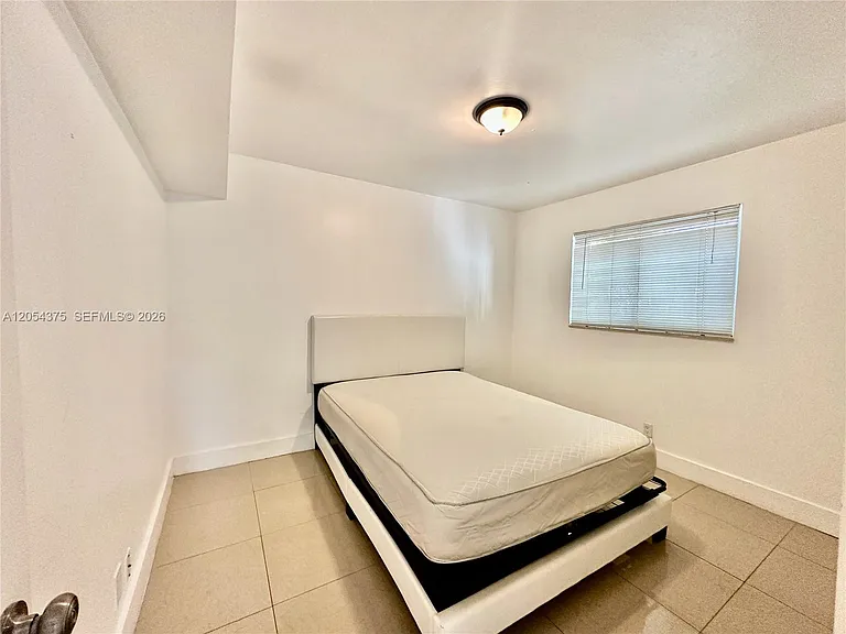 1548 SW 5th Pl #1 — Photo 29