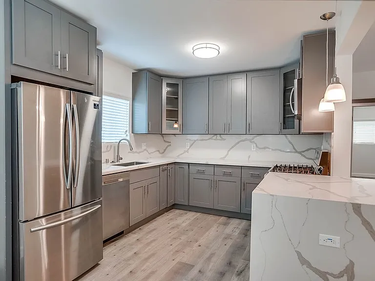 544 Evergreen St — Photo 5