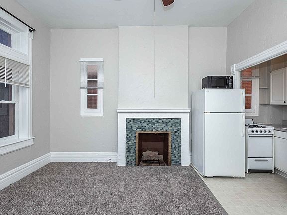 3rd image of 1325 N Corona St APT 5