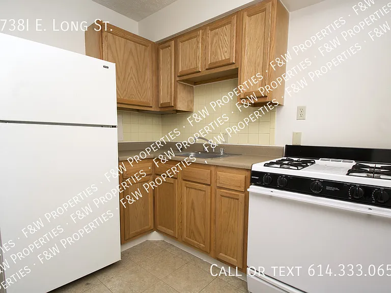 1738I E Long St — Photo 8