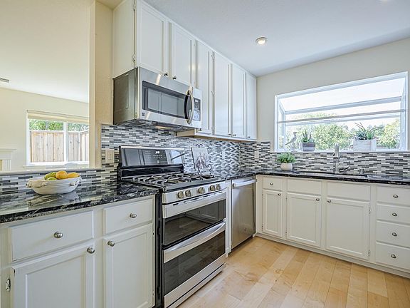 5th image of 1331 Leila Ct