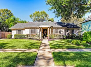 1062 Richelieu Ln, Houston, TX 77018