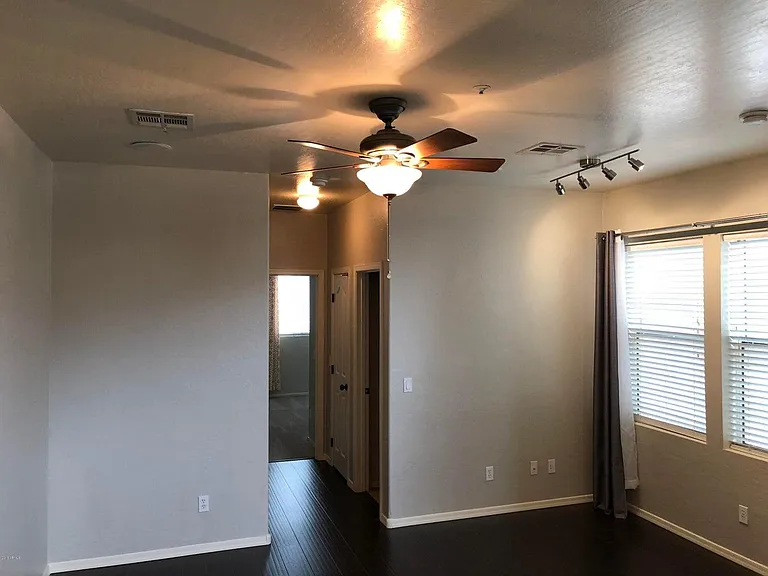 165 W Laurel Ct — Photo 4