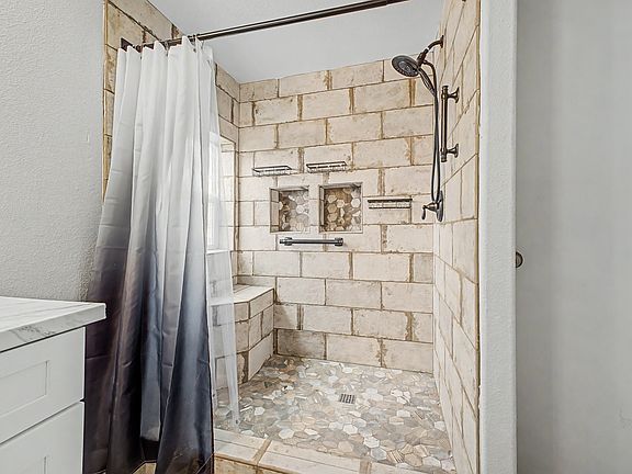 5th image of 2728 W Smoketree St #4