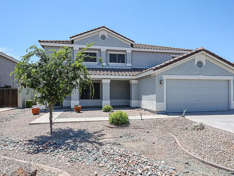 3385 E Longhorn Dr — Photo 1