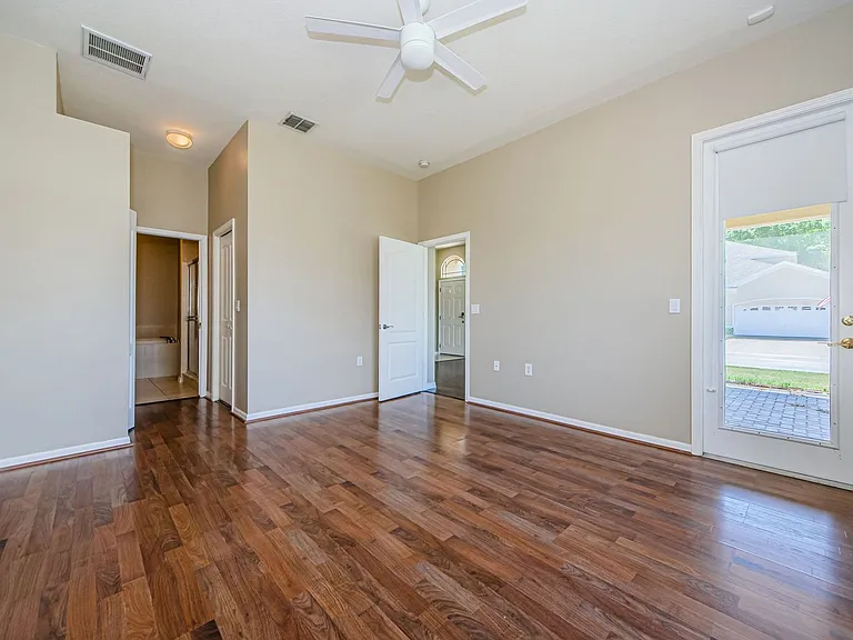 2527 Stanhope Dr — Photo 11