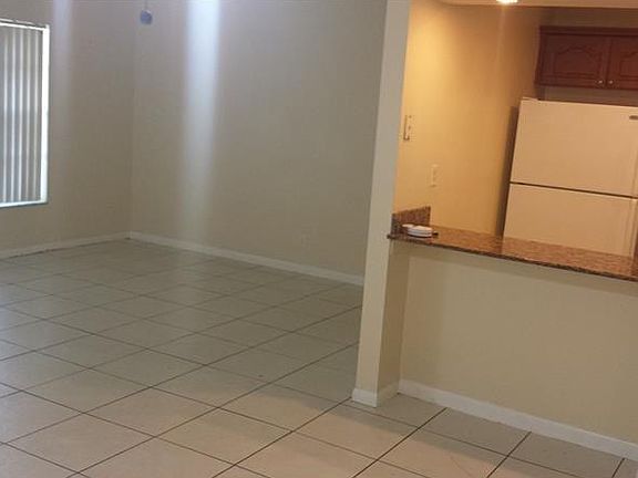 3rd image of 10500 NW 37th St