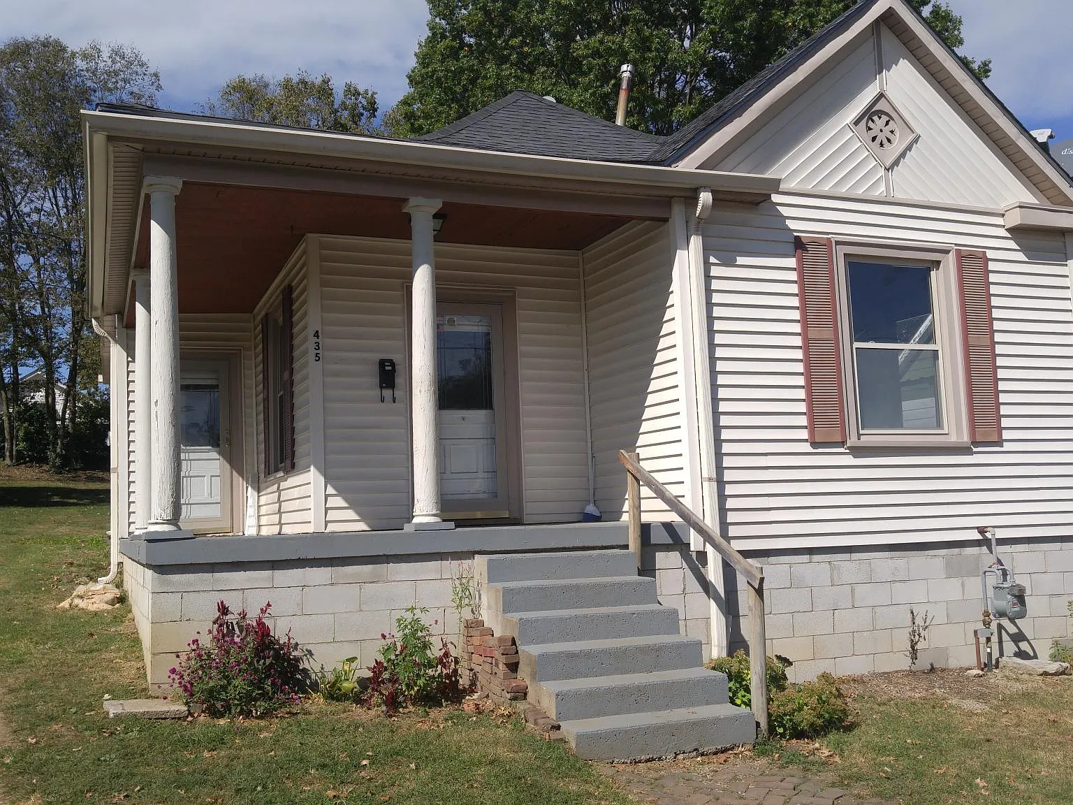 2 bed, 920 sqft, $1,000 — Photo 1