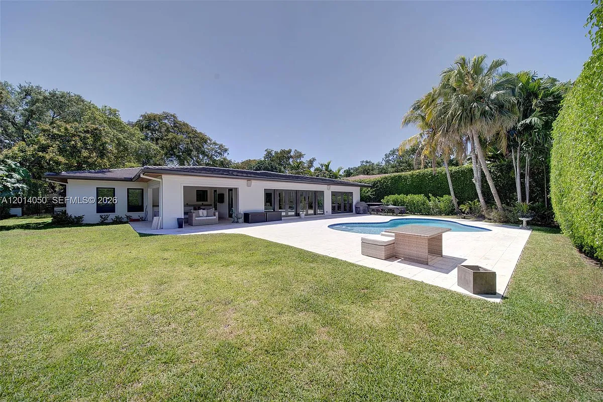 Building Photo - 1117 Alfonso Ave