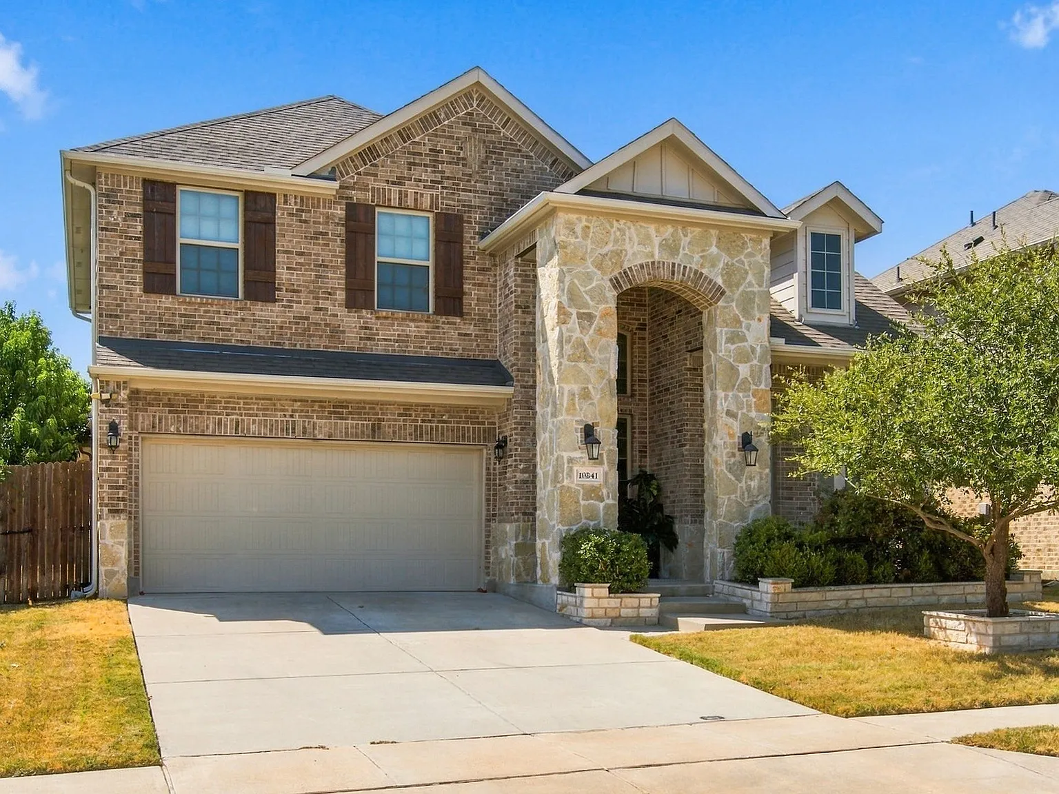4 bed, 3.5 bath, 2800 sqft, $3,100 — Photo 2
