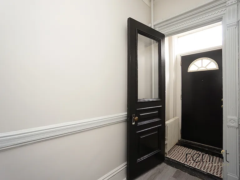 77 Somers St #2 — Photo 8