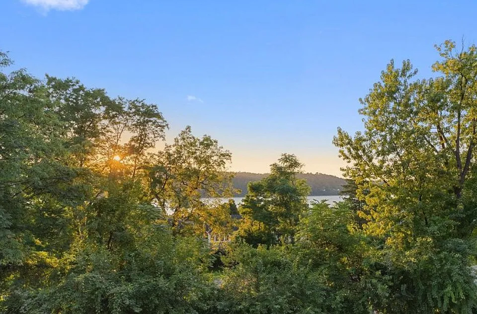 555 Broadway #3E