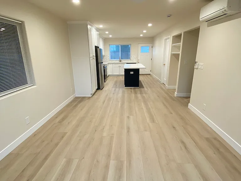 4044 Carlotta St — Photo 8