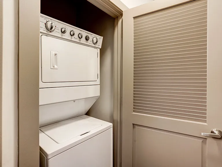 In-unit washer/dryer