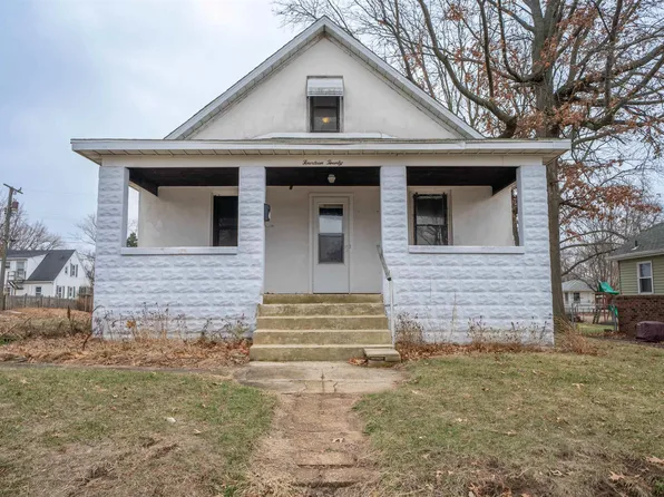 1420 Hamilton St, Pekin, IL 61554