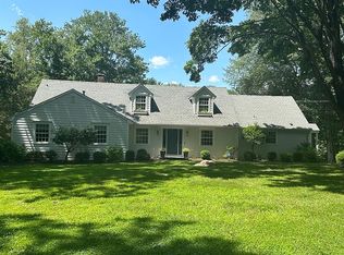64 Lake Wind Rd, New Canaan, CT 06840
