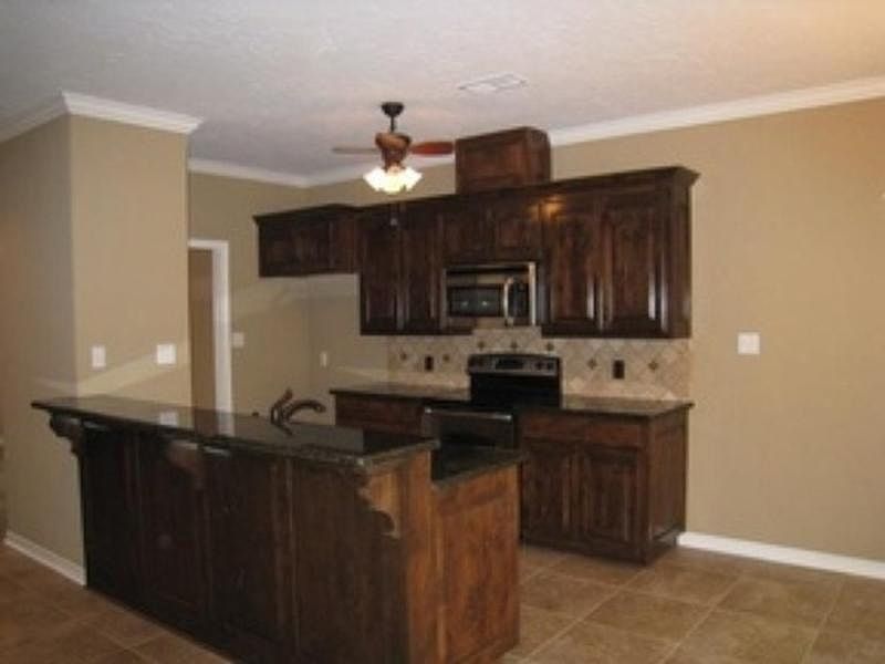 2nd image of 1010 Tristan Ln