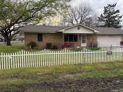 304 W Carter St, Savoy, TX, 75479