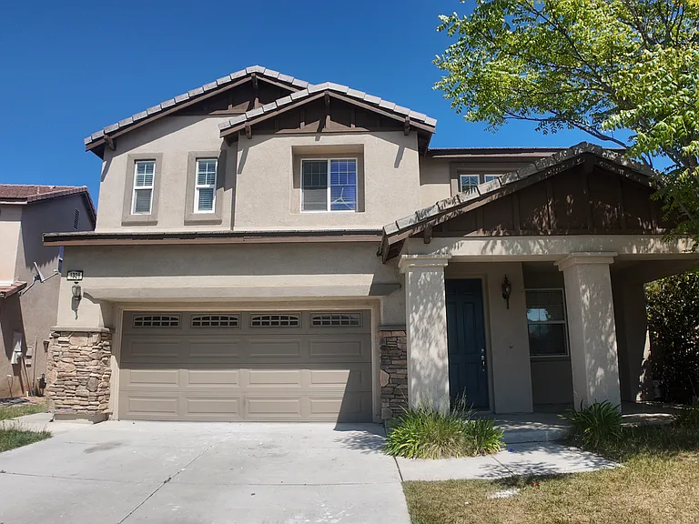 1328 Landmark Ln — Photo 1