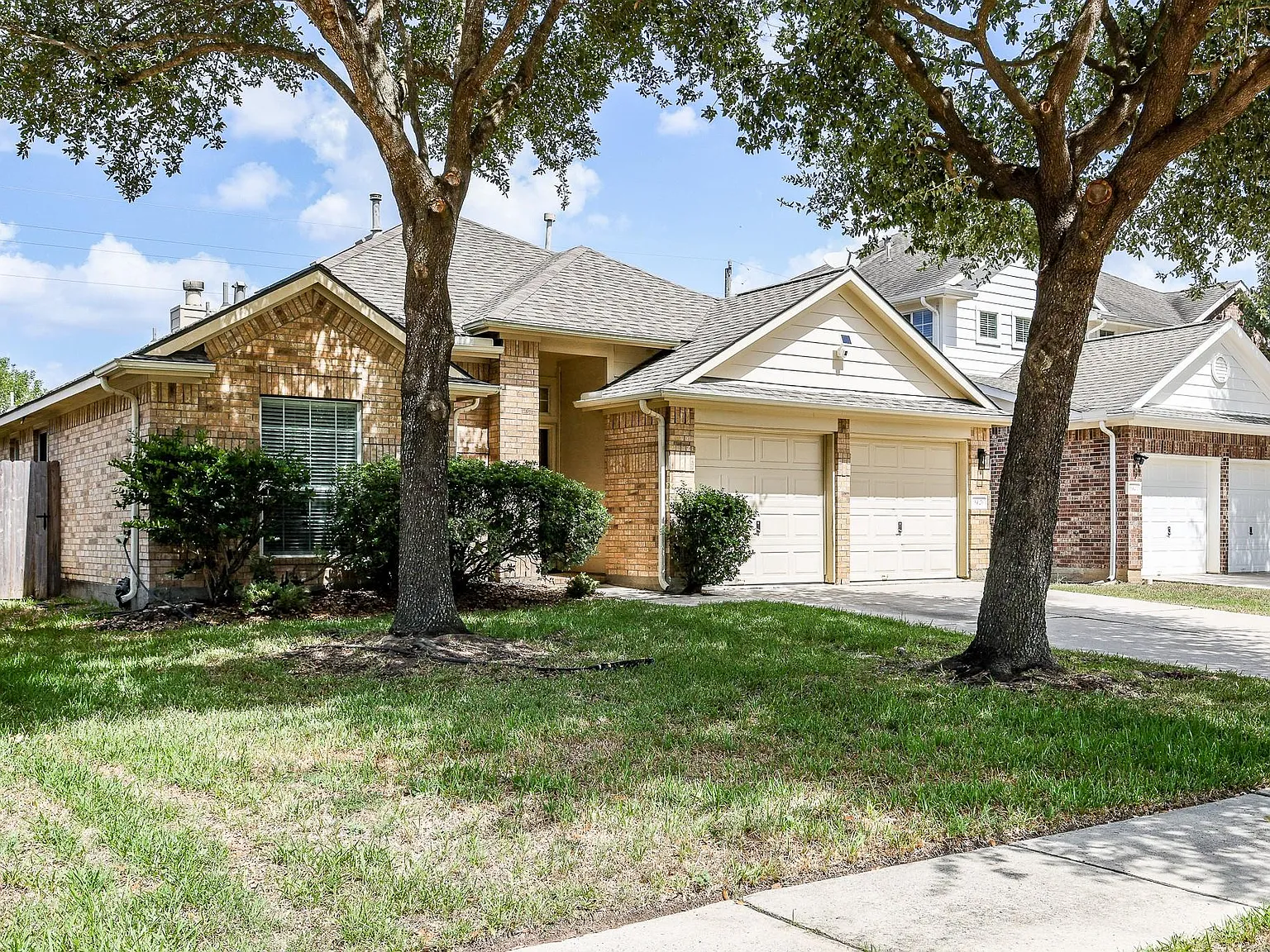 3 bed, 2.0 bath, 1683 sqft, $2,350 — Photo 2