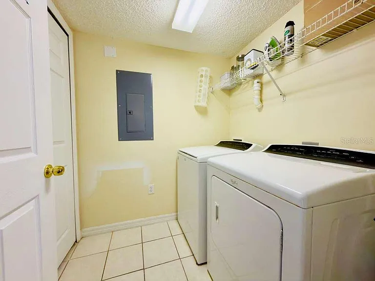 8439 Crystal Cove Loop — Photo 20