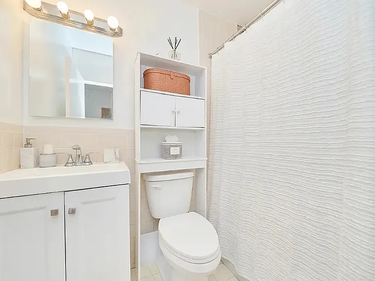 312 E 30th St #3 — Photo 5