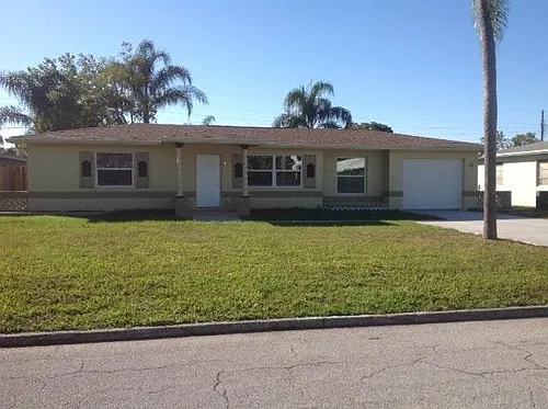 5982 52nd Ave N Photo 1
