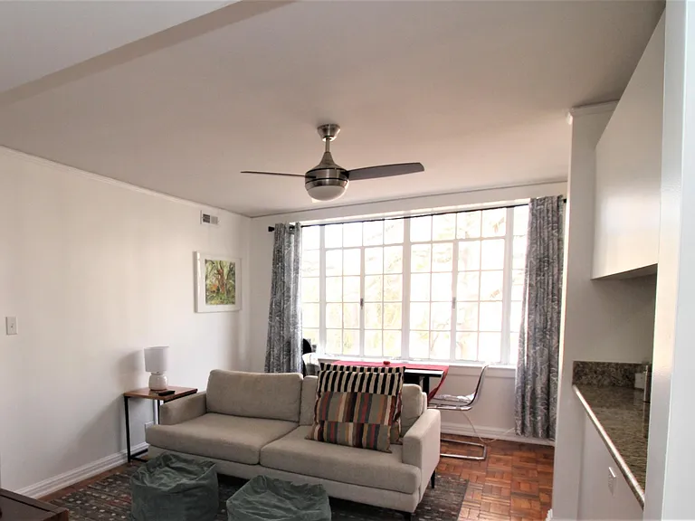 1700 N Elm St #B7 — Photo 8