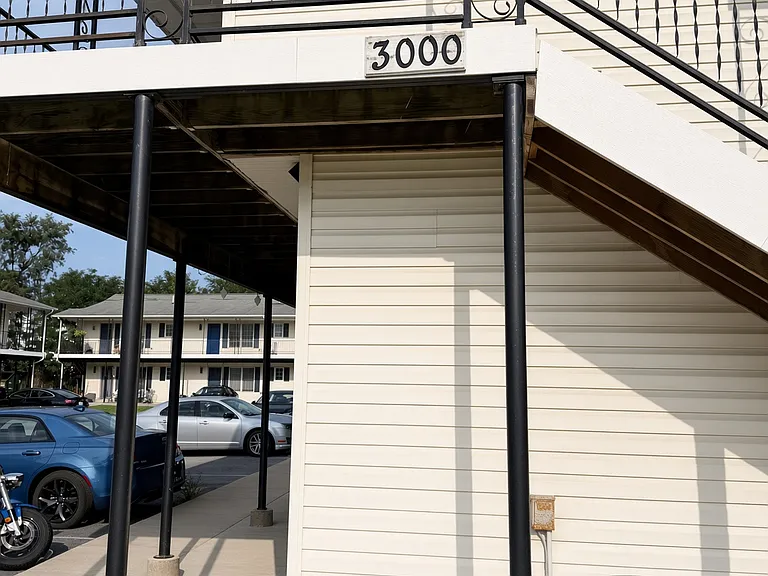 3000 Winchester Ave #20 — Photo 2