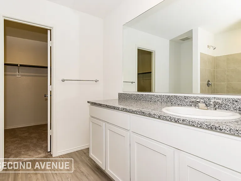 1913 Lotus St — Photo 13