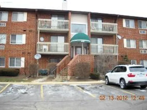 820 N Lakeside Dr APT 2A, Vernon Hills, IL 60061