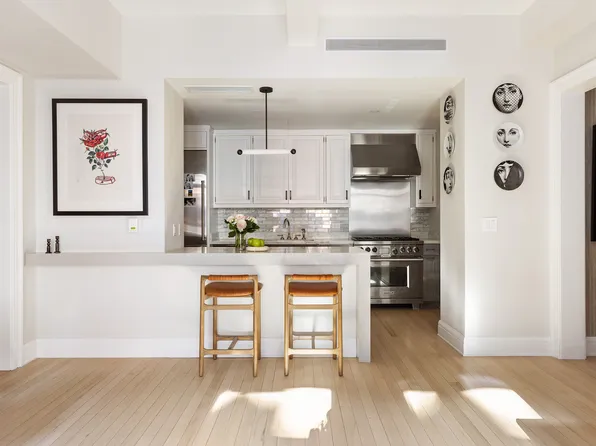 160 West 12th Street image 2 of 20