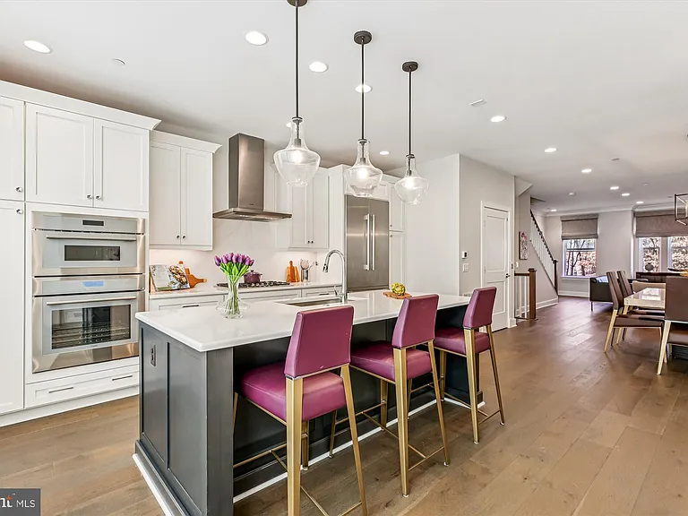 10340 Grosvenor Pl — Photo 11