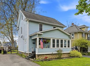 41 Woodlawn Ave, Lancaster, NY 14086