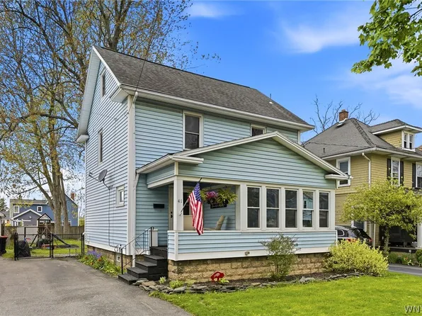 41 Woodlawn Ave, Lancaster, NY 14086