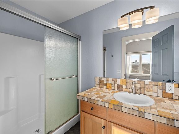 3rd image of 245 Wintersage Cir