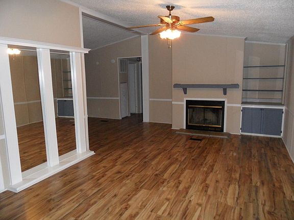 Living Room - view 3