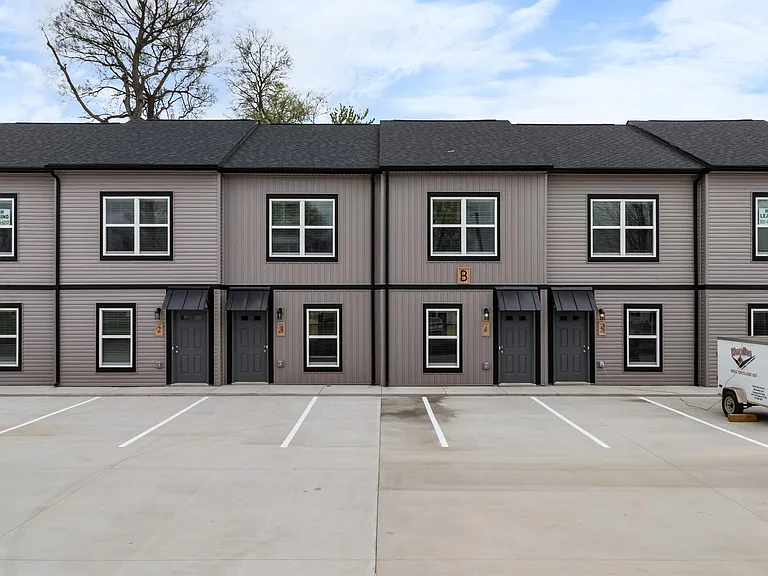 202 Burch Rd #B-4 — Photo 5