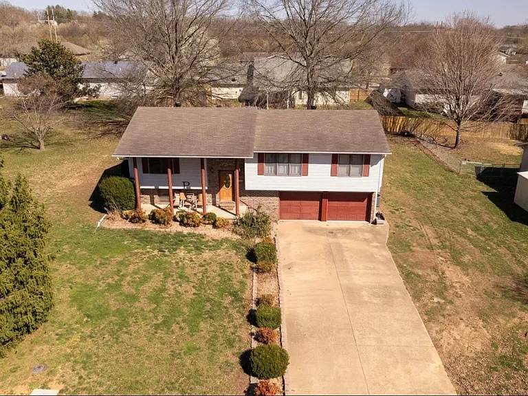 1910 Katherine Dr — Photo 14