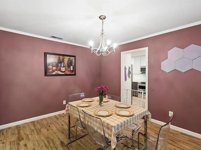 3008 Kirby Dr — Photo 10