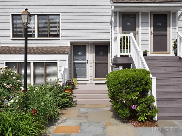 119 Rowayton Woods Dr, Norwalk, CT 06854