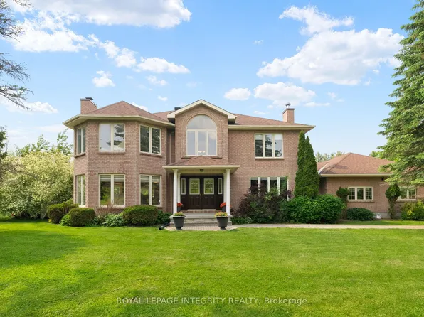 22 Marchbrook Cir, Ottawa, ON K2W 1A1