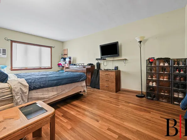 2401 East 63rd Street image 10 of 16