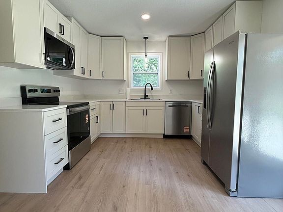 3rd image of 1391 Wiley Dr