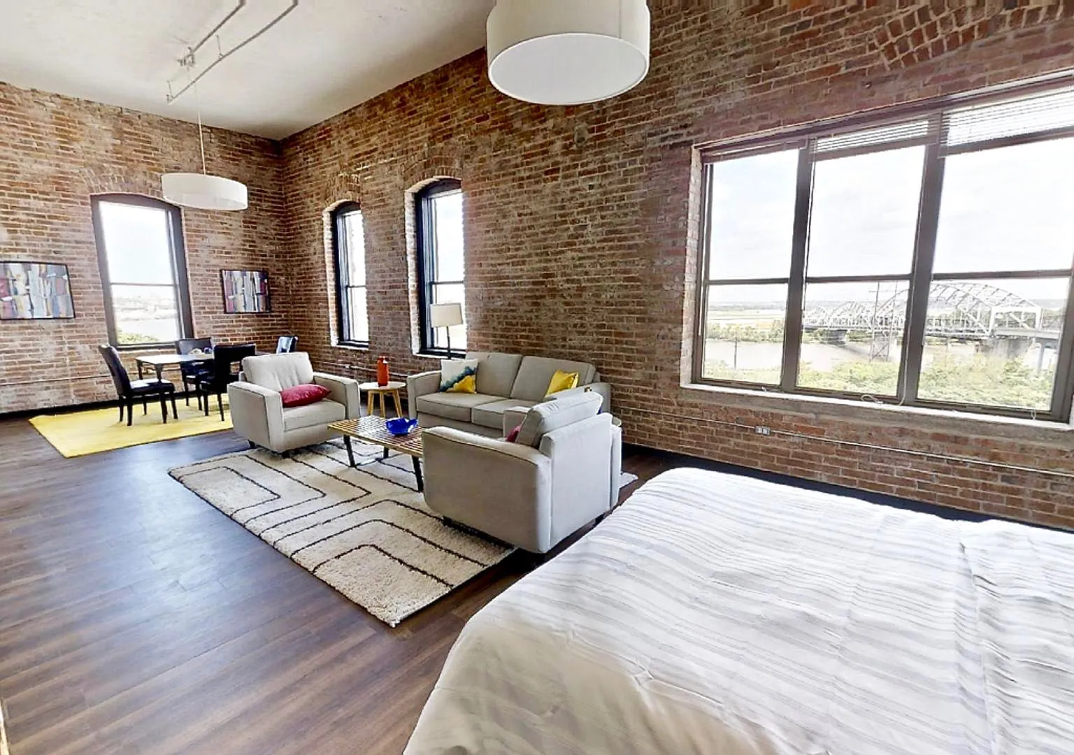 Landmark Lofts Apartments — Photo 4